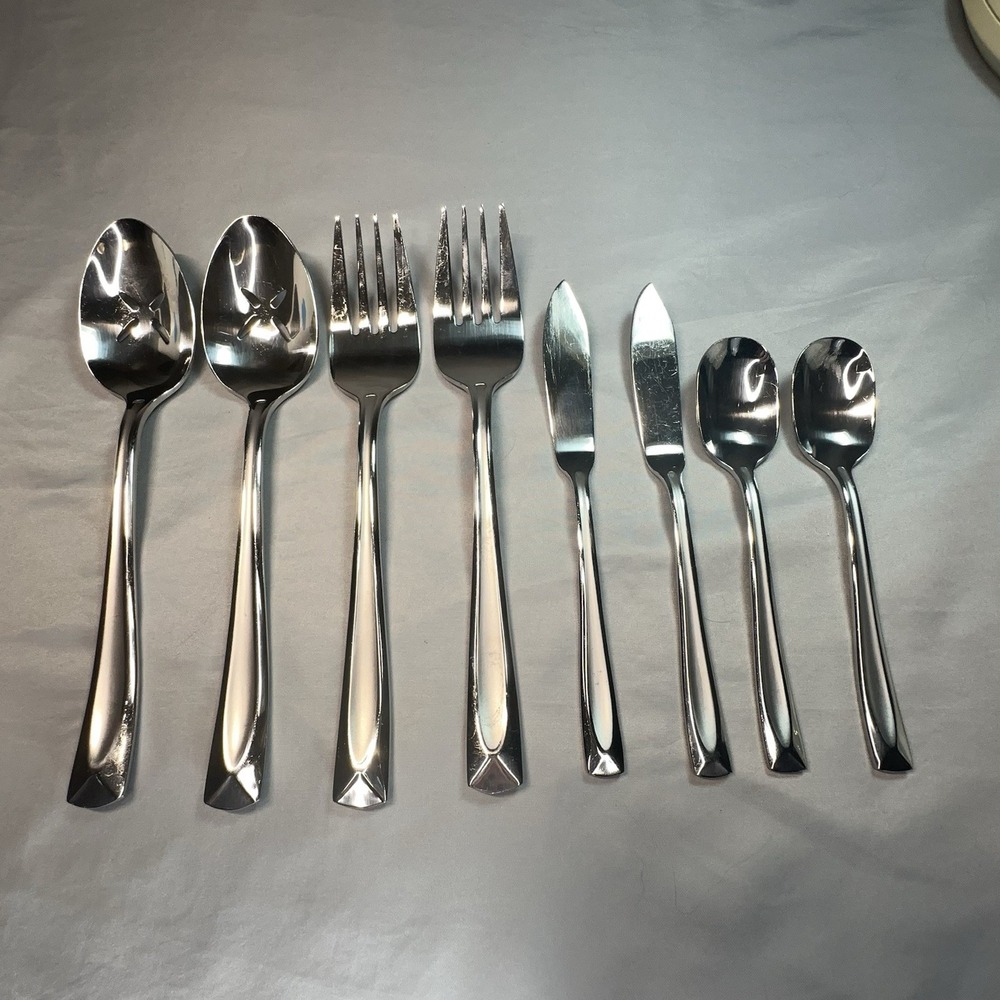 ONEIDA SATIN LINCOLN Hostess Server 8 Pierced Spoon Meat Fork Butter Knife Sugar
